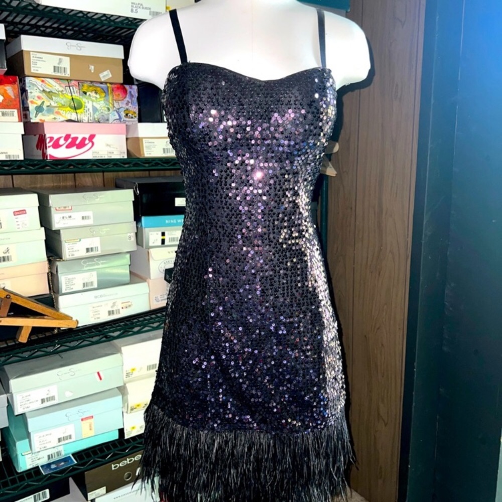 NWOT Purple Feather Sequin Guess Dress!